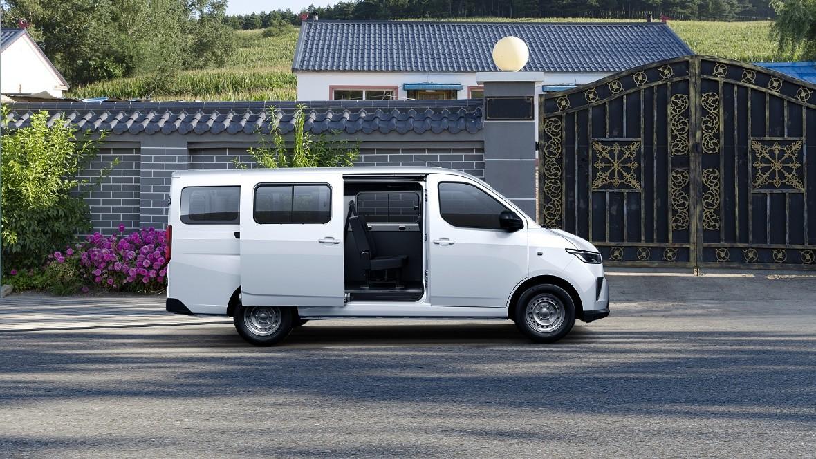 滿足多樣化創(chuàng)富需求，五菱揚(yáng)光客車版正式上市！