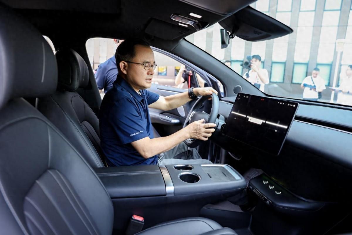 聰明伶俐比肩華為，智駕體驗獨一無二，長安高管帶你領略長安智駕