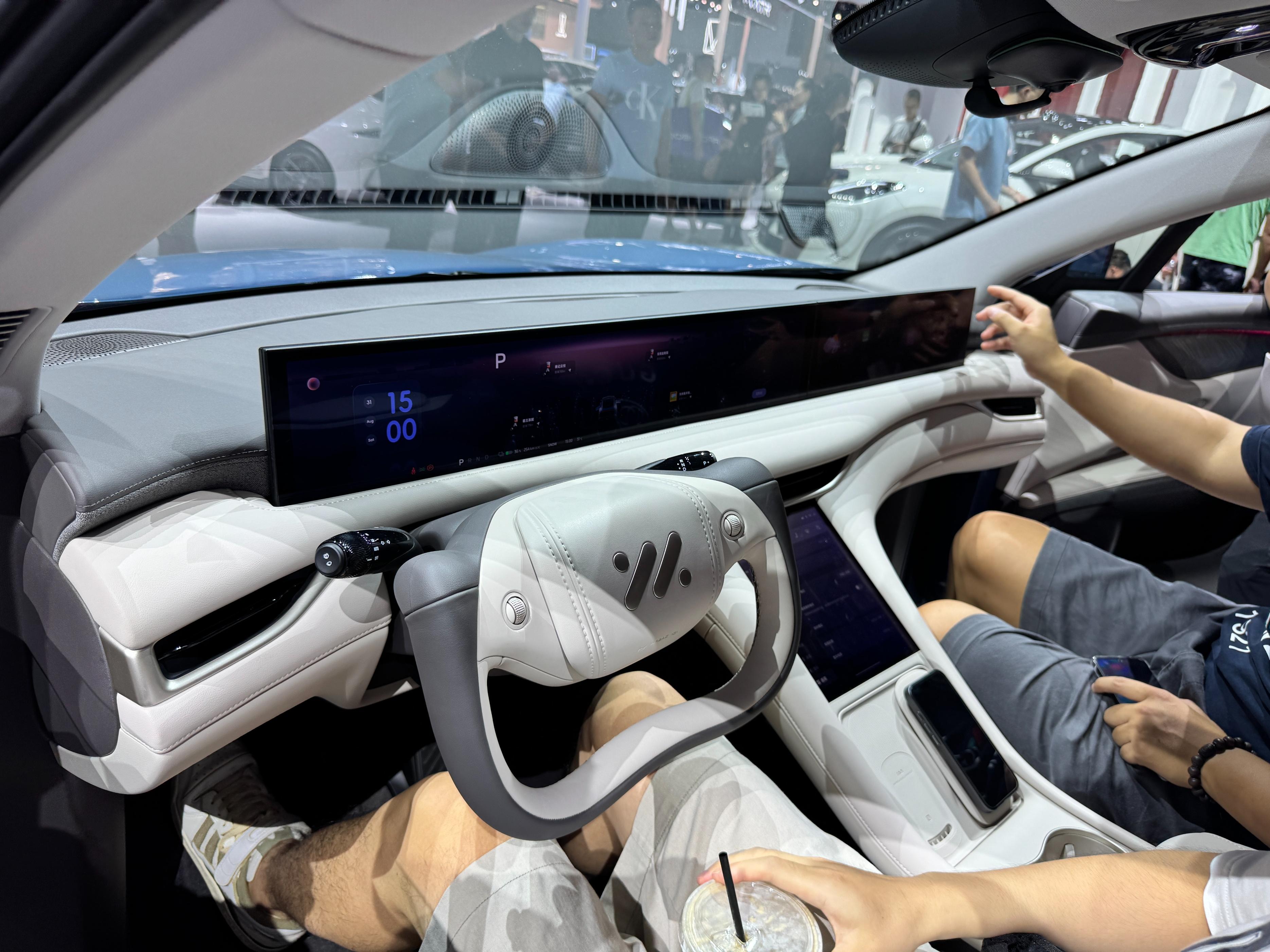 22.99萬元起！智己全新LS6成都車展開啟預售