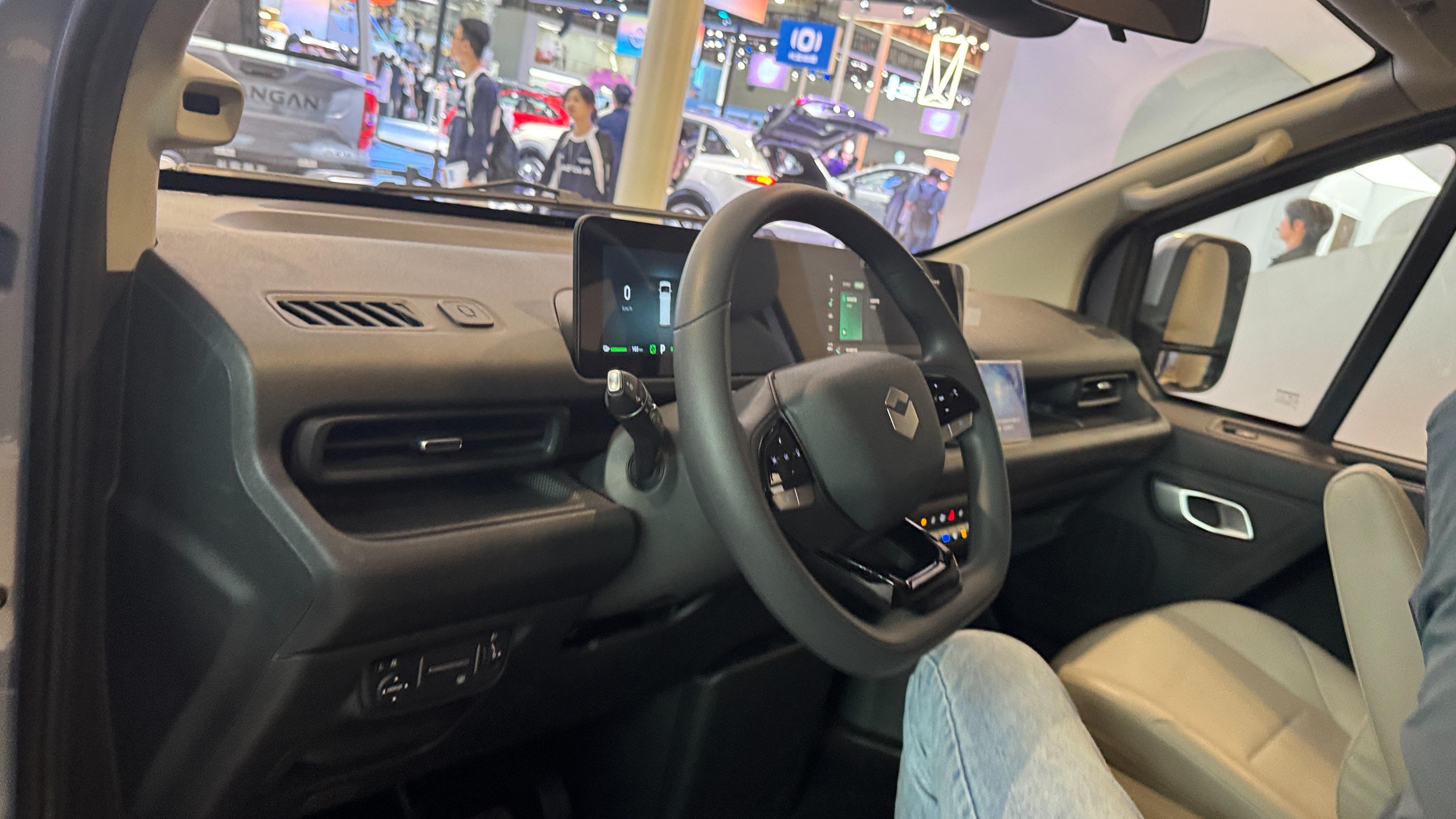 最大續(xù)航500km！長安凱程V919在廣州車展首發(fā)亮相