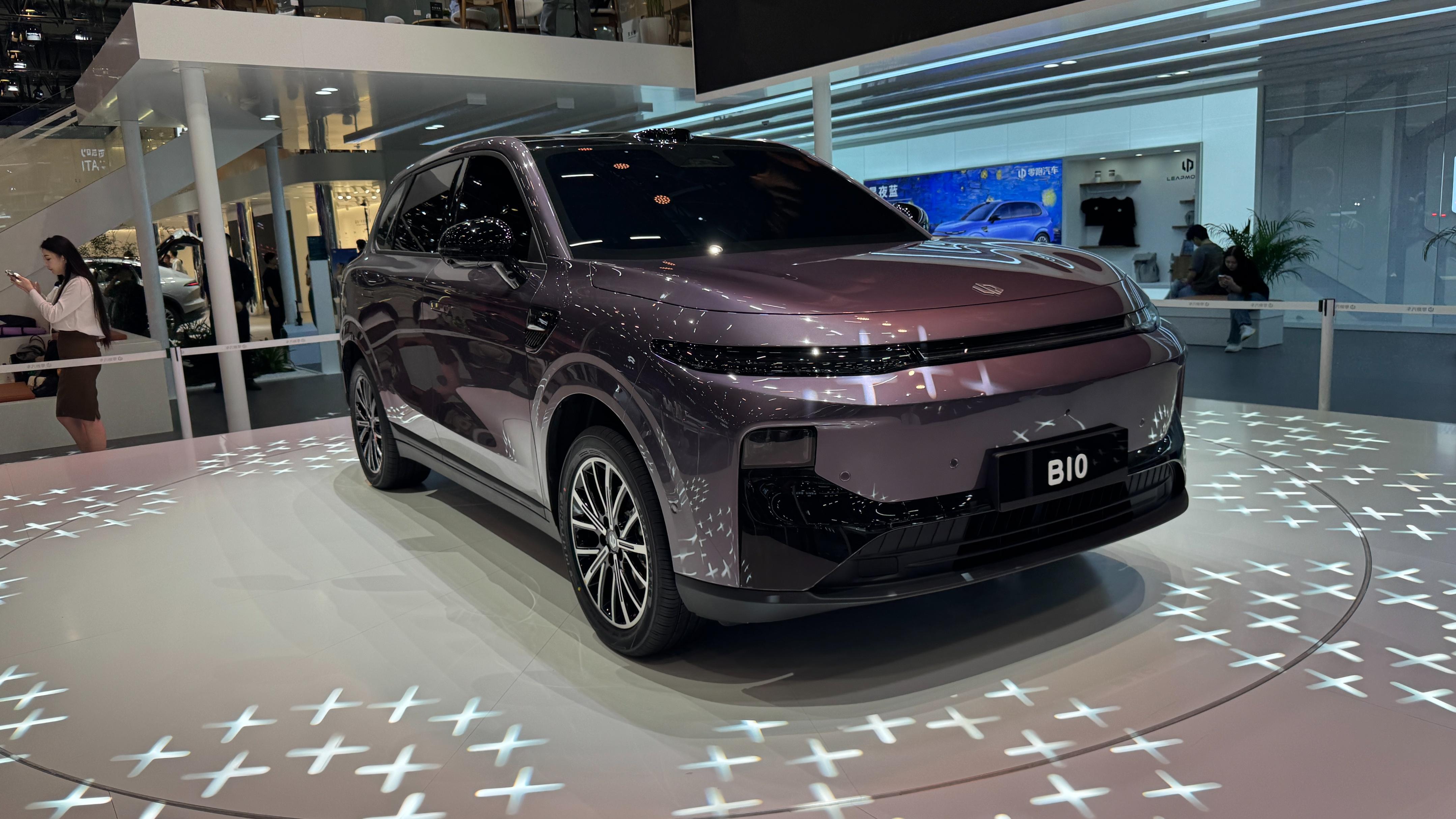 搭載8295和8650雙芯片！零跑 B10在廣州車展國(guó)內(nèi)亮相