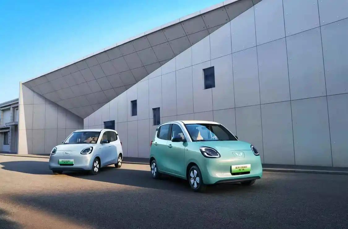售價(jià)4.48萬元起！全新五菱宏光mini EV 四門版正式上市