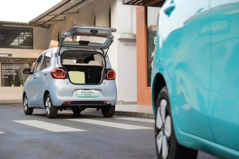 售價(jià)4.48萬元起！全新五菱宏光mini EV 四門版正式上市
