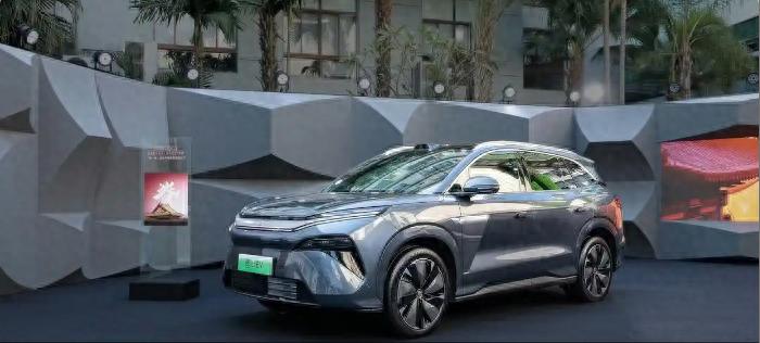 預售價28萬起！比亞迪 全新SUV 唐 L EV開啟預售