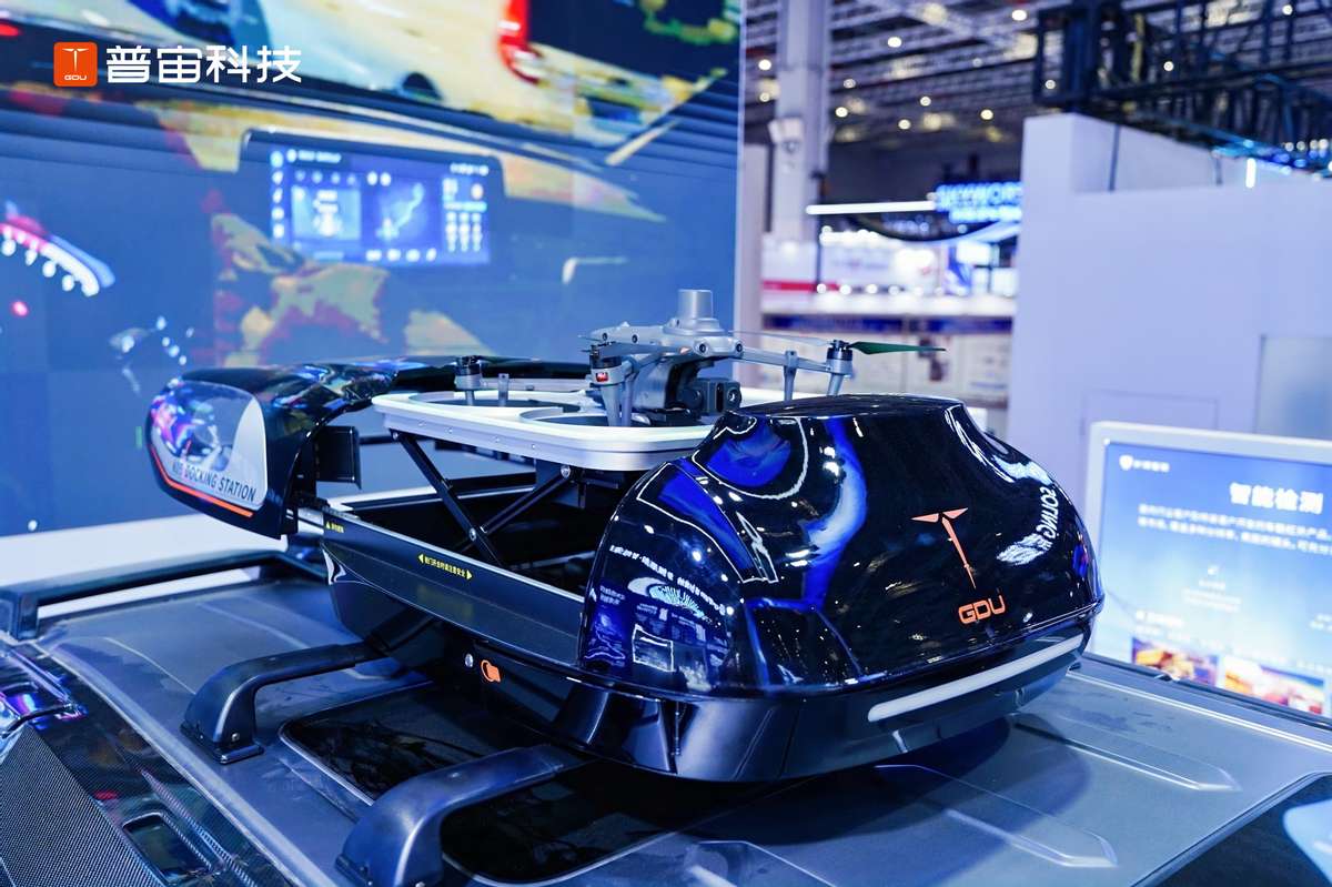 為出行添翼，天鷹智能車載無人機系統(tǒng)全球首發(fā)
